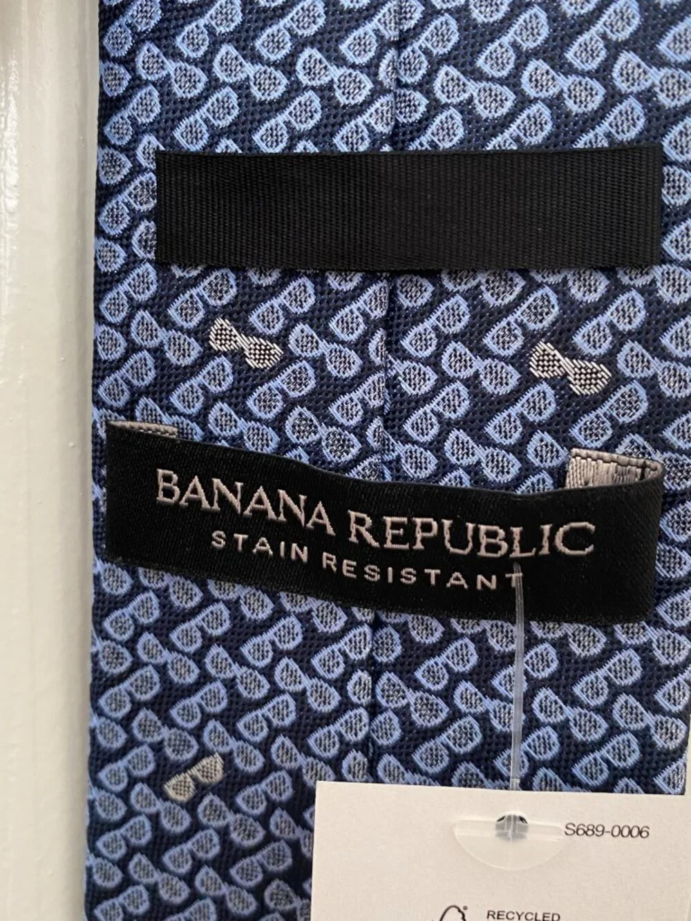 NWT Banana Republic Blue Silk Sunglasses Tie